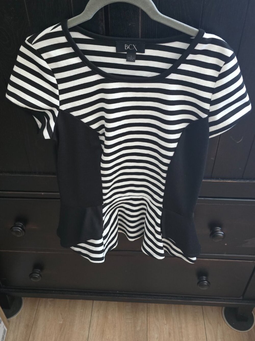 Lot of 8 Women's Blouses/Sweater various sizes EUC - Picture 8 of 13
